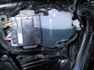 /files/includes/images/batrepl_fusebox.jpg (68196 bytes)