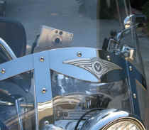 /files/includes/images/cammount_front.jpg (74918 bytes)