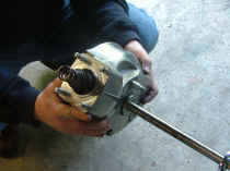 /files/includes/images/dh_swingarm_gearcase3.jpg (221643 bytes)