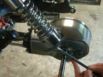 /files/includes/images/dh_swingarm_shock1.jpg (208712 bytes)