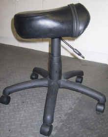 /files/includes/images/garage_stool.jpg (84888 bytes)