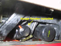 /files/includes/images/gauges_oil_aftrmrkt_sender_installed.jpg (46563 bytes)