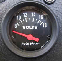 /files/includes/images/gauges_volts.jpg (63752 bytes)