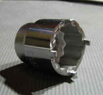 /files/includes/images/hans_socket2.jpg (70199 bytes)