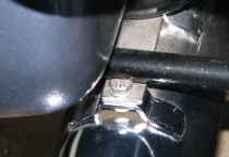/files/includes/images/hd_mufflers_bracket_bolt.jpg (51175 bytes)