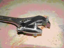 /files/includes/images/mm_fork_nut_tool.jpg (60474 bytes)