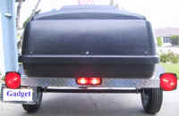 /files/includes/images/trailer_centerlight.jpg (83387 bytes)