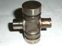 /files/includes/images/ujoint_galled.jpg (35920 bytes)